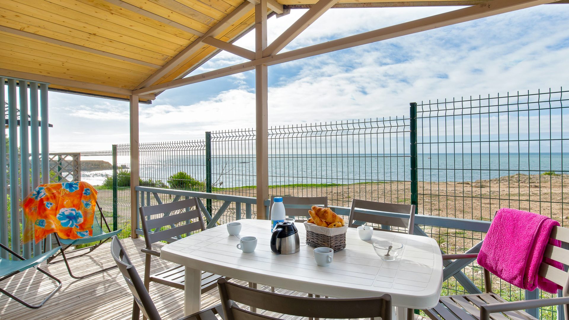 Terrasse du Chalet 3 chambres pour personnes face à la mer